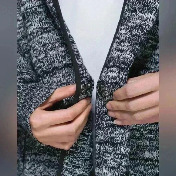 LULULEMON Cardi All Day in Black / White Sz. XSmall / Small - Picture 9 of 16